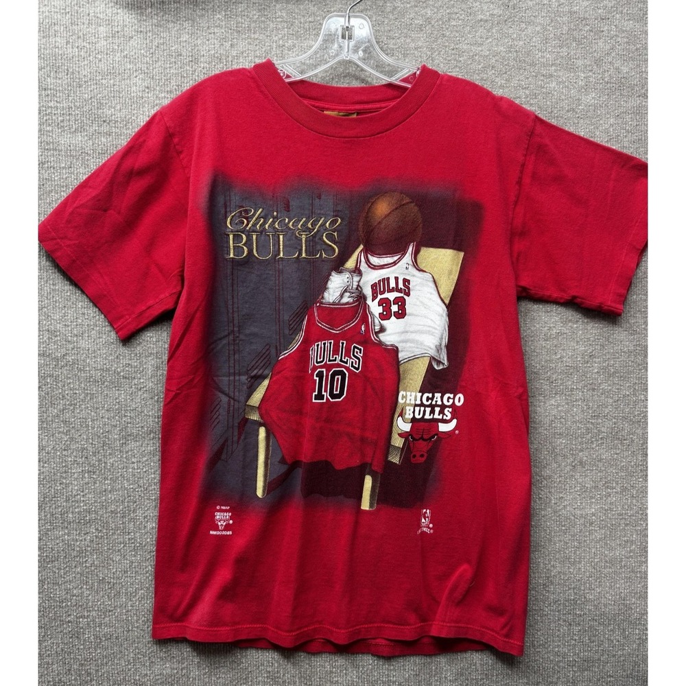 Chicago Bulls Nutmeg T Shirt Boys Large Red  NBA Vintage 90s Graphic